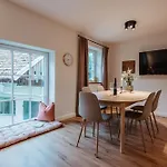 Reslbauer Apartment *
